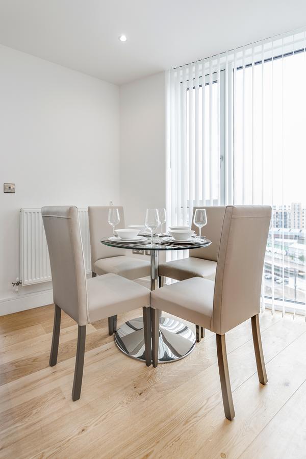 Luxury Stratford Apartment Londen Buitenkant foto