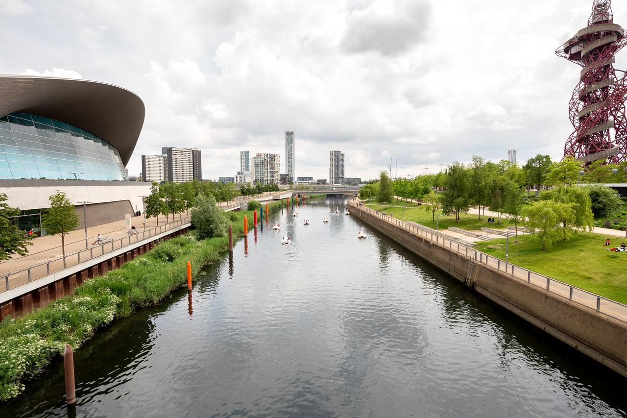 Luxury Stratford Apartment Londen Buitenkant foto